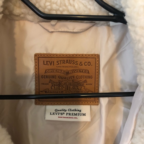 Levi’s all over Sherpa trucker jacket - Picture 3 of 4